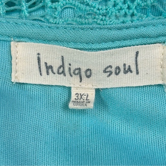 Indigo Soul Tunic Top 3X Pullover 3/4 Sleeve Textured Lace Shark Bite Hem - Picture 5 of 10